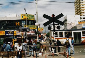Barrio de Liniers, Buenos Aires © Alberto Goldstein. Barrio de Liniers, Buenos Aires (2004)